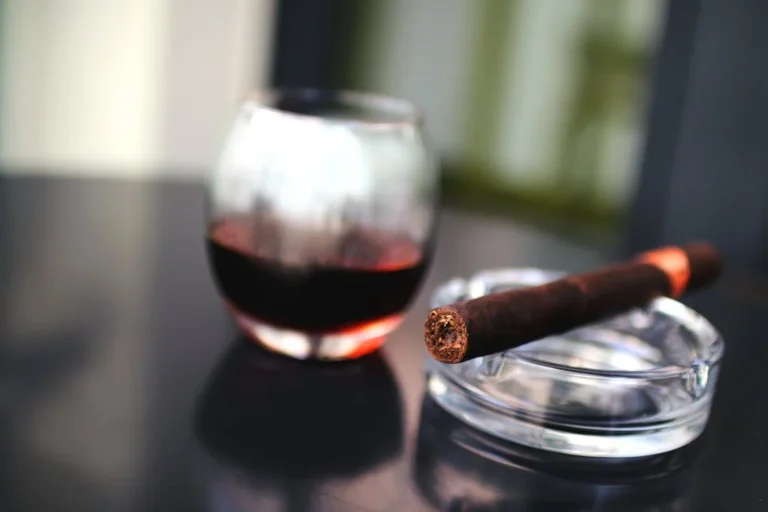 Top 10 Must-Try Cigars for 2024: An Expert’s Guide